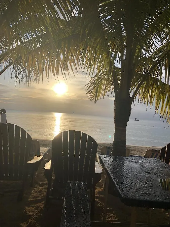 Seacret Studios - Cozy Jamaican Retreat Apts Negril Apartamento
